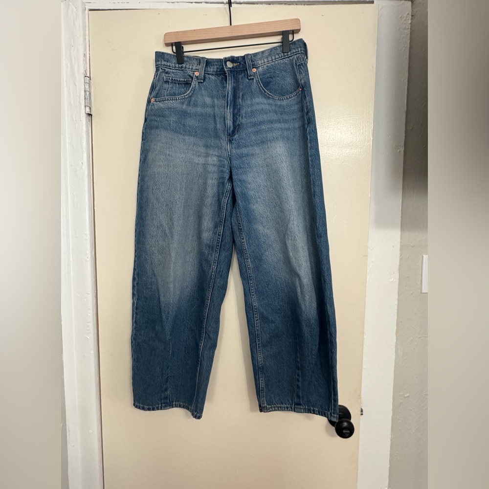 Universal Thread Women's Boyfriend Jeans - Medium Blue Wash